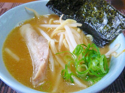 ❤　豚トロ＆もやし入りラーメン　❤